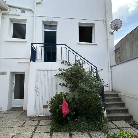 Holiday home Maison Pres Du Port, Avec Cour, Terrasse Equipee, A 400m De La - Fr-1-224b-209